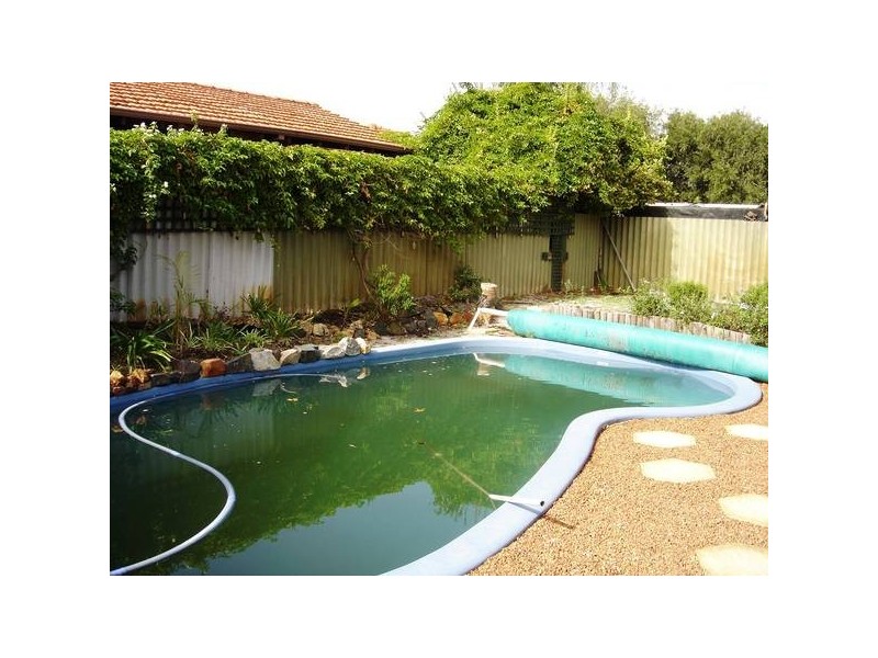 2 Findlay Road, Leeming WA 6149