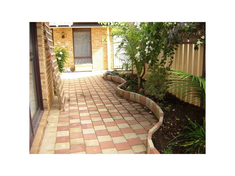 2 Findlay Road, Leeming WA 6149