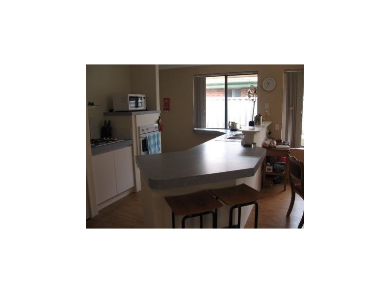32 Lombe Gardens, Atwell WA 6164