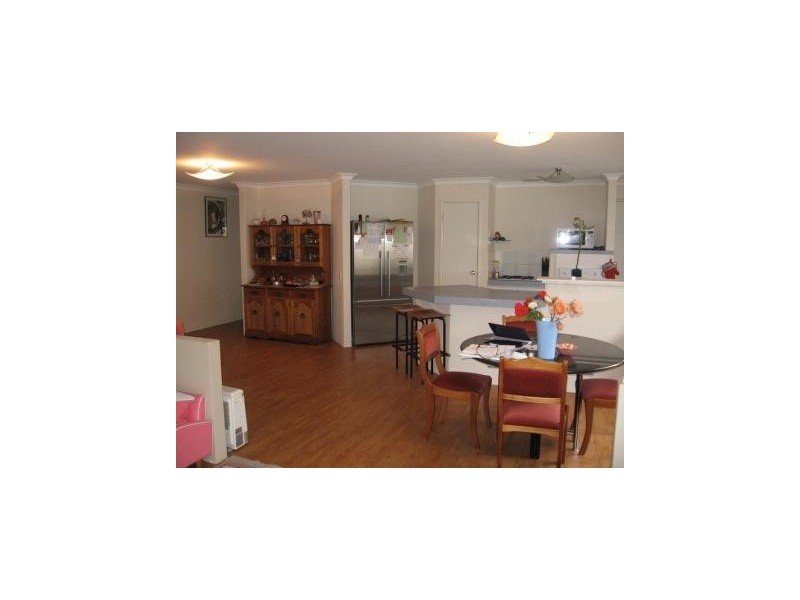 32 Lombe Gardens, Atwell WA 6164