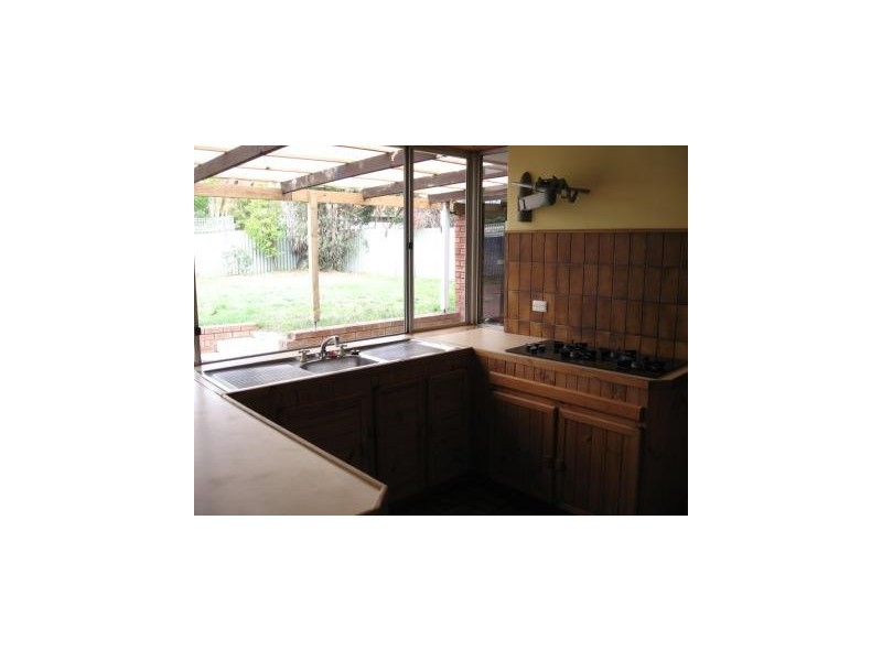 14 Laughton Way, Leeming WA 6149