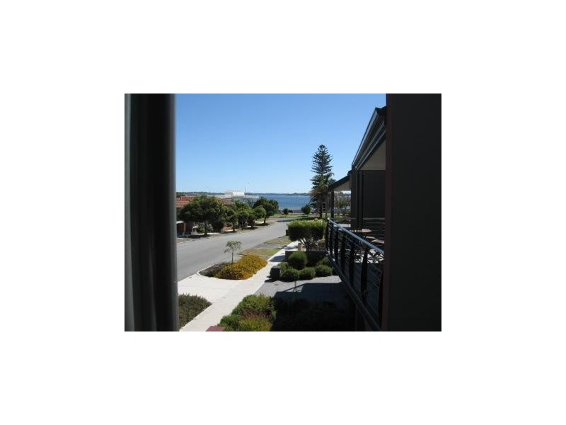 8 Thelma Street, Como WA 6152