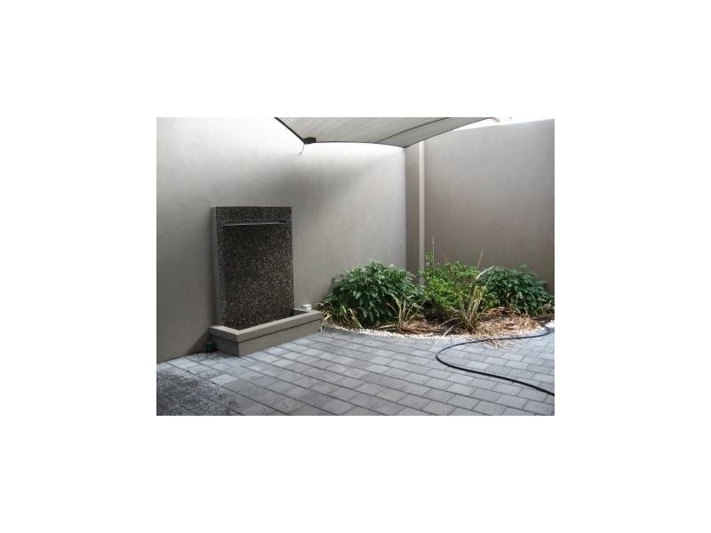 8 Thelma Street, Como WA 6152