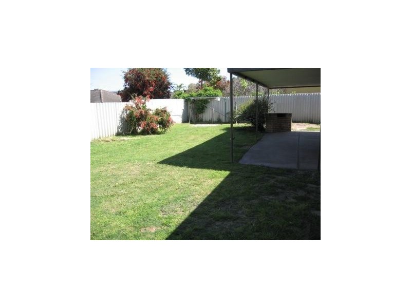 20 Blackthorne Crescent, South Lake WA 6164