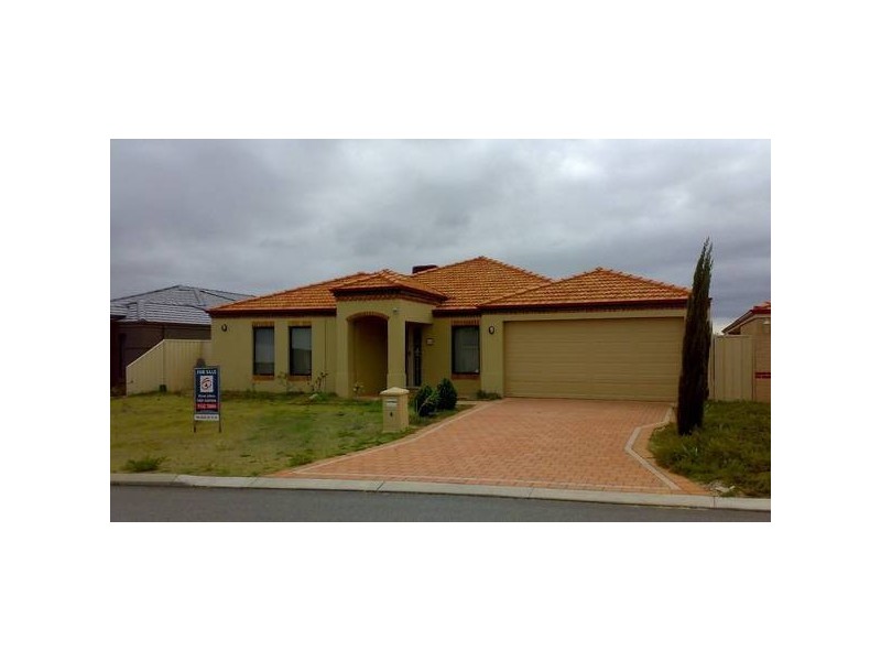 8 HOOP PLACE, Canning Vale WA 6155