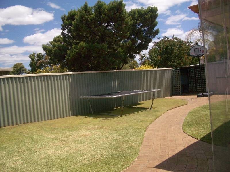 6 Westminster Road, Leeming WA 6149