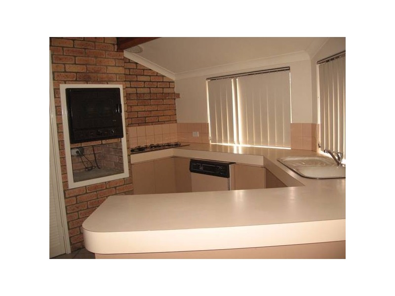 2 Bradley Court, Samson WA 6163