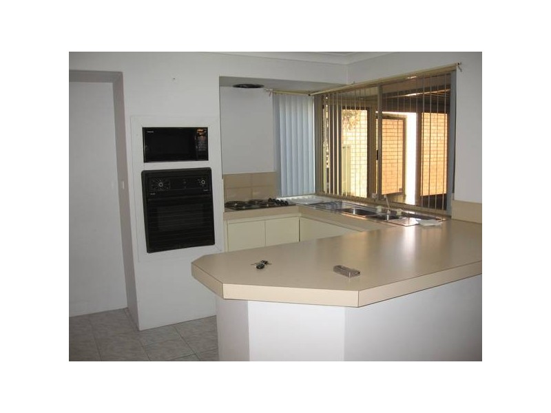 4/5A Tarun Court, Cannington WA 6107