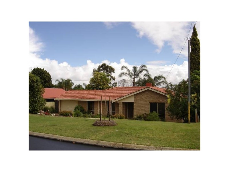 4 Dalby Court, Willetton WA 6155