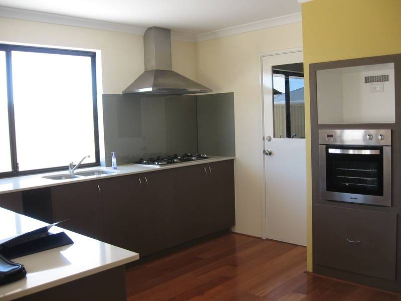 8 Gallinago Corner, Harrisdale WA 6112