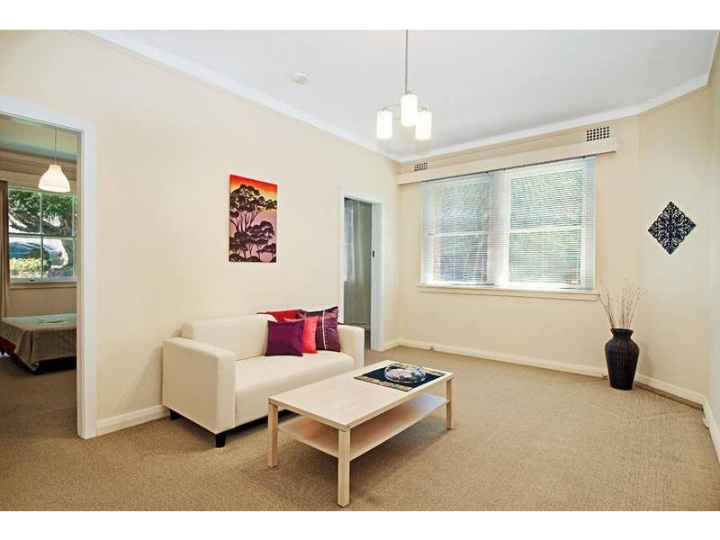2/4 McDougall Street, Kirribilli NSW 2061
