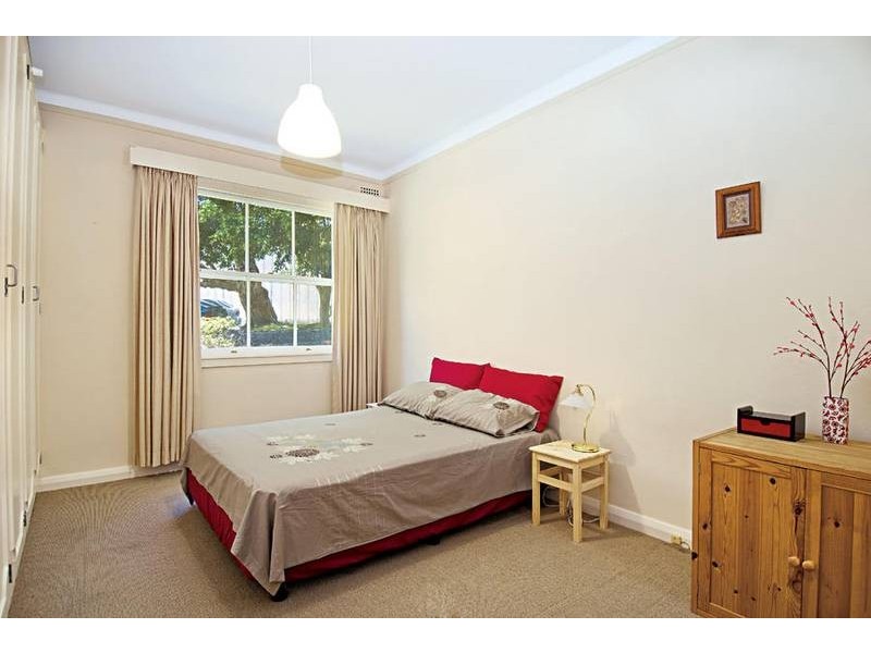 2/4 McDougall Street, Kirribilli NSW 2061