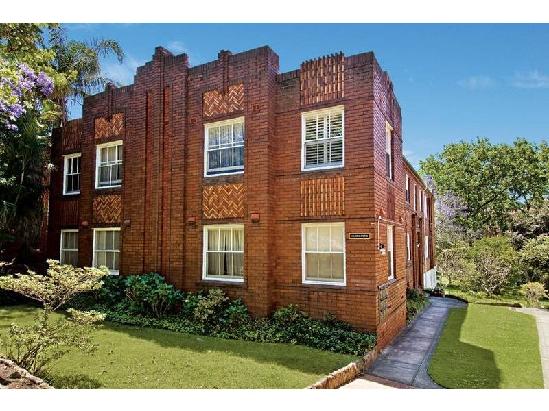 2/4 McDougall Street, Kirribilli NSW 2061