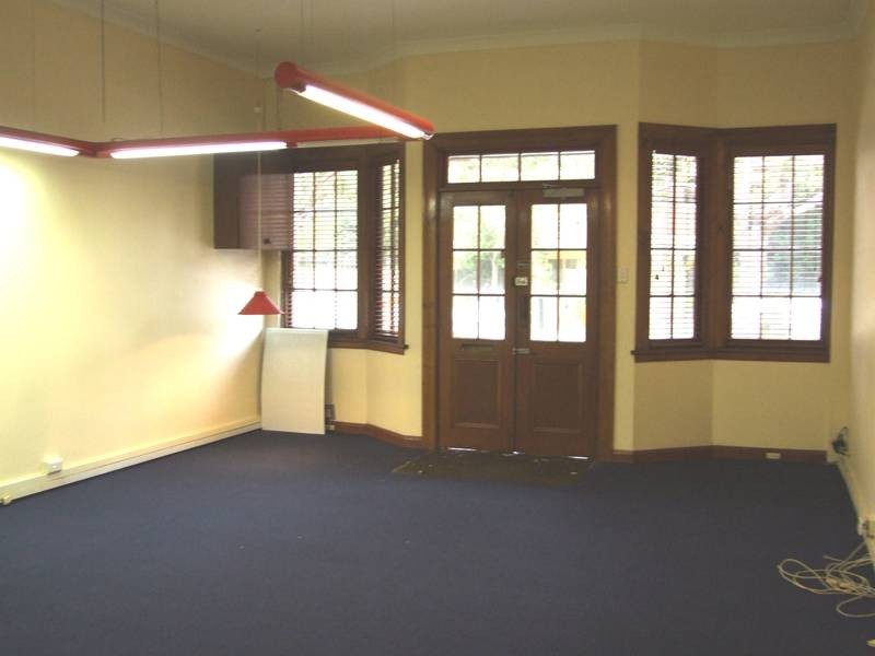 132 Ernest Street, Crows Nest NSW 2065