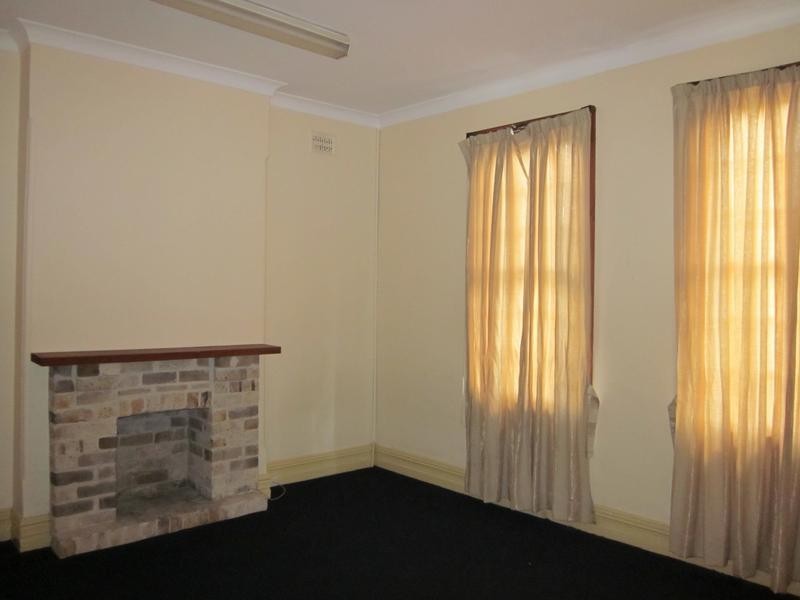 132 Ernest Street, Crows Nest NSW 2065