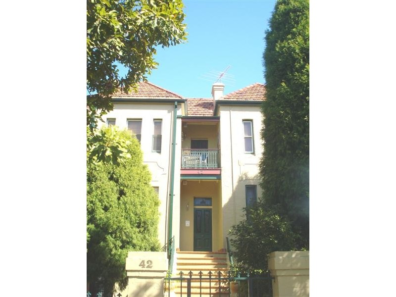 2/42 Cambridge Street, Stanmore NSW 2048
