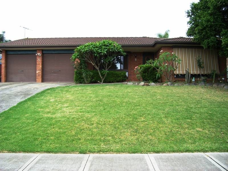 8 Icarus Place, Quakers Hill NSW 2763