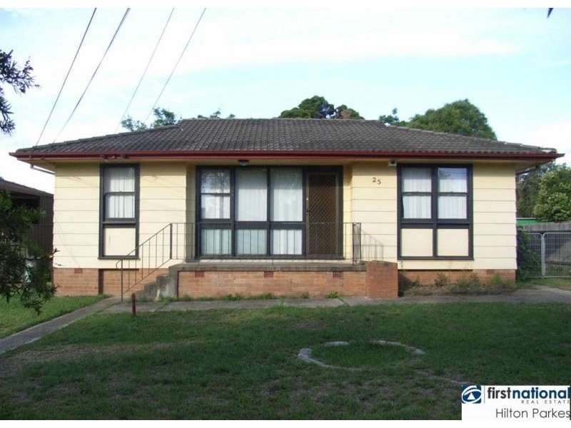 25 Taranaki Ave, Lethbridge Park NSW 2770