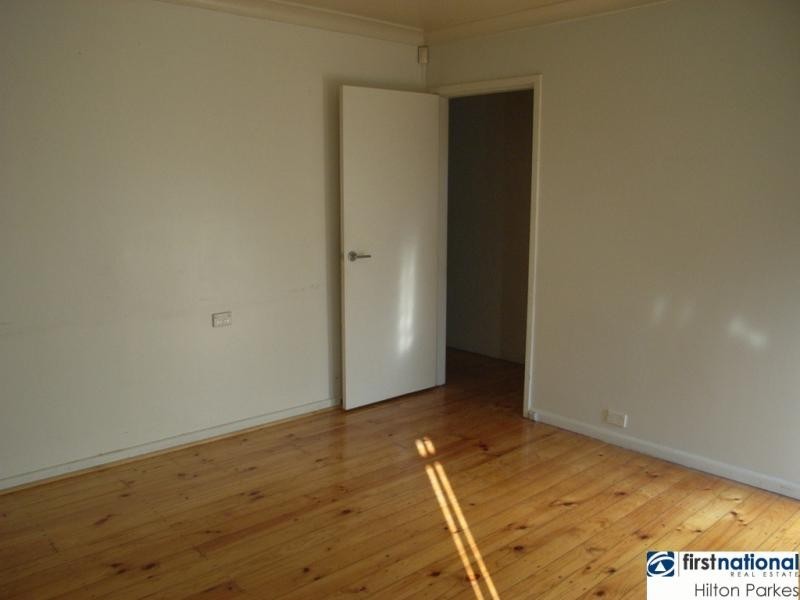 25 Taranaki Ave, Lethbridge Park NSW 2770