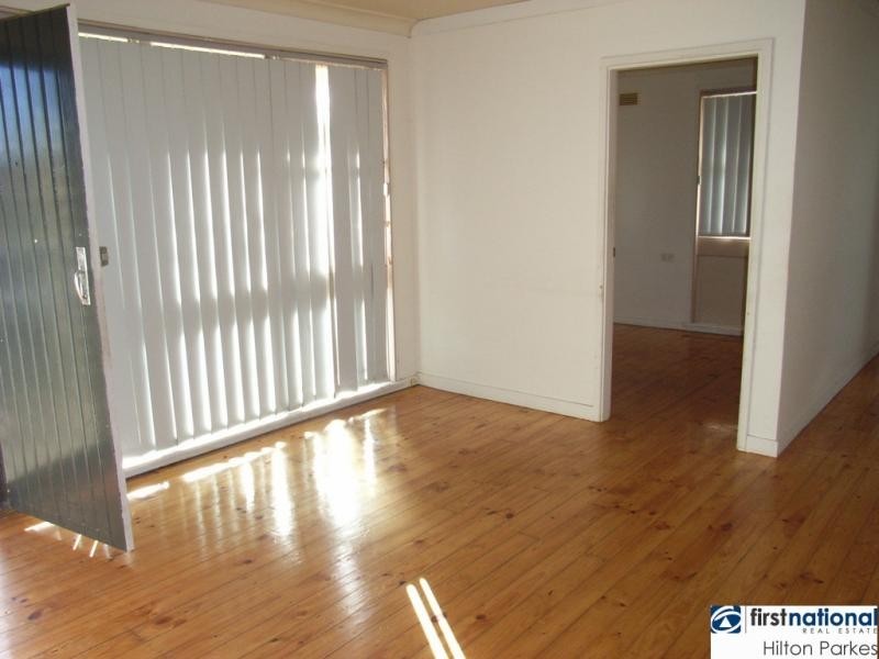 25 Taranaki Ave, Lethbridge Park NSW 2770