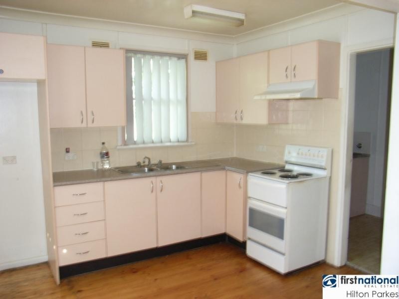 25 Taranaki Ave, Lethbridge Park NSW 2770