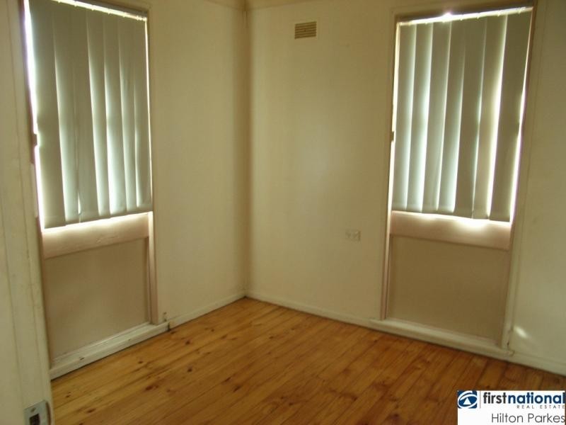 25 Taranaki Ave, Lethbridge Park NSW 2770