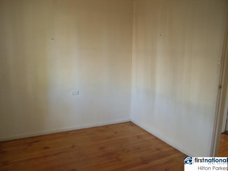 25 Taranaki Ave, Lethbridge Park NSW 2770