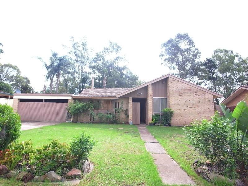 5 Barossa Close, St Clair NSW 2759