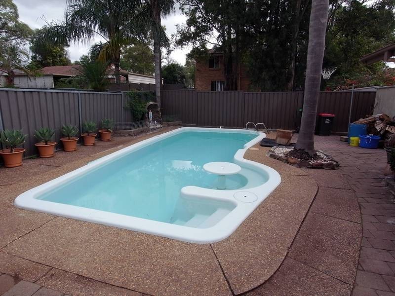 5 Barossa Close, St Clair NSW 2759