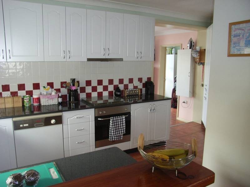 2 Tarawa Street, Lethbridge Park NSW 2770