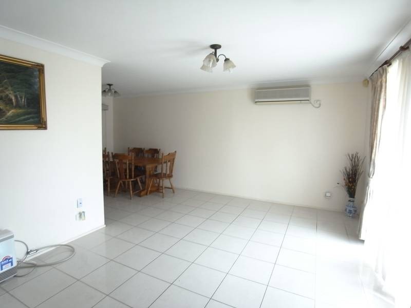 8 Kester Crescent, Oakhurst NSW 2761