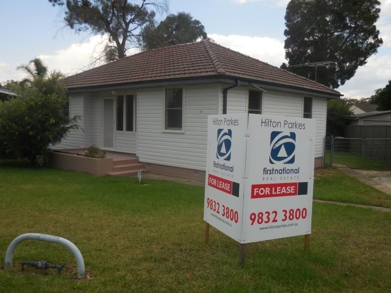 18 Palau Street, Lethbridge Park NSW 2770