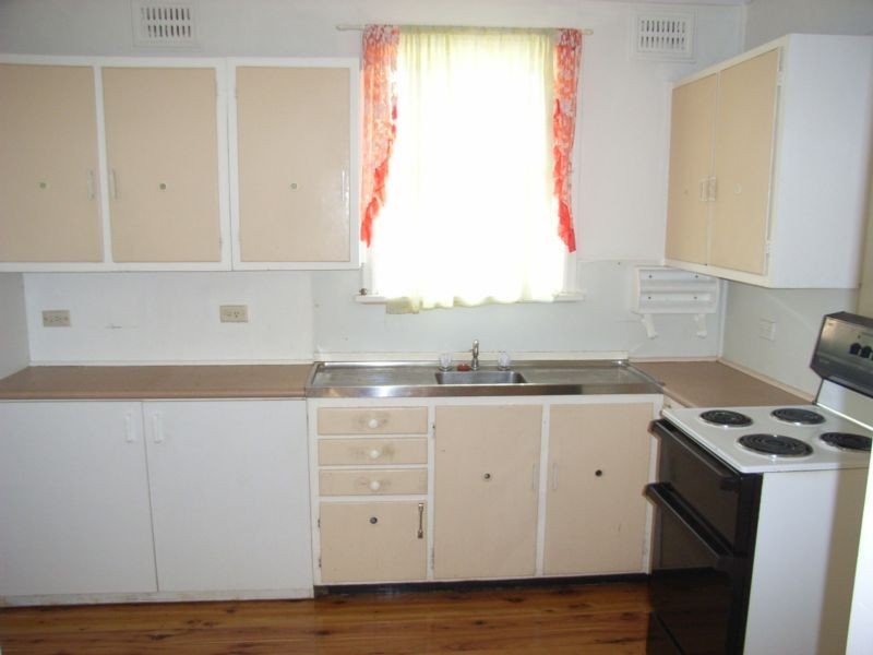 3 Lemaire Street, Lethbridge Park NSW 2770