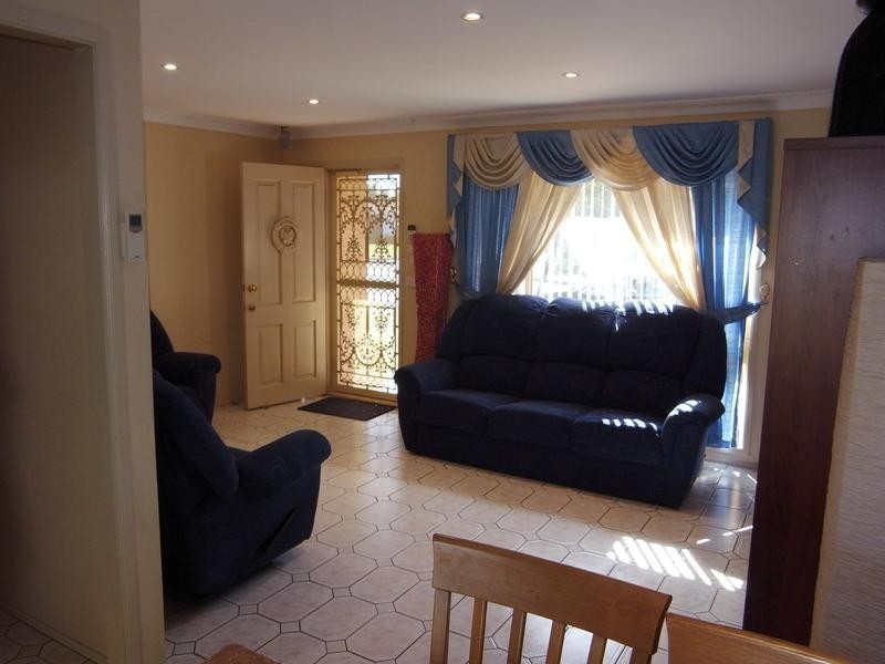 41 Shinnick Drive, Oakhurst NSW 2761