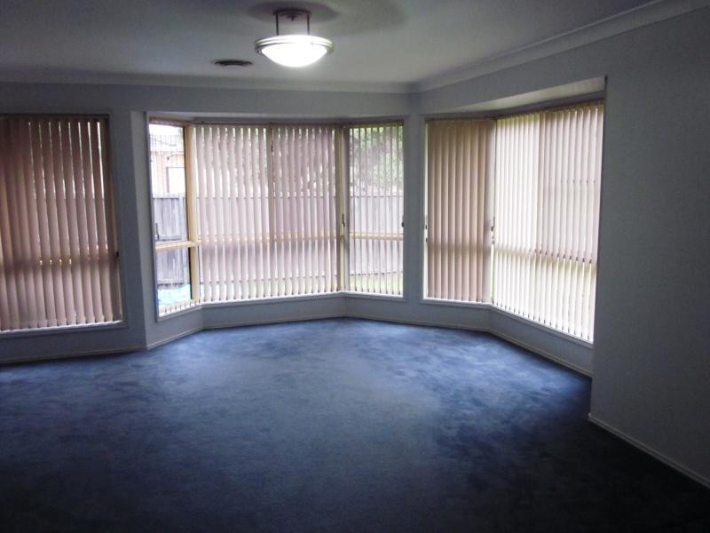 12 Sandpiper Terrace, Plumpton NSW 2761