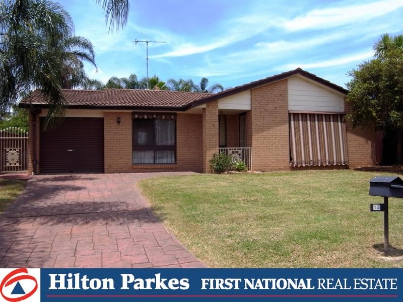 15 Romley Crescent, Oakhurst NSW 2761