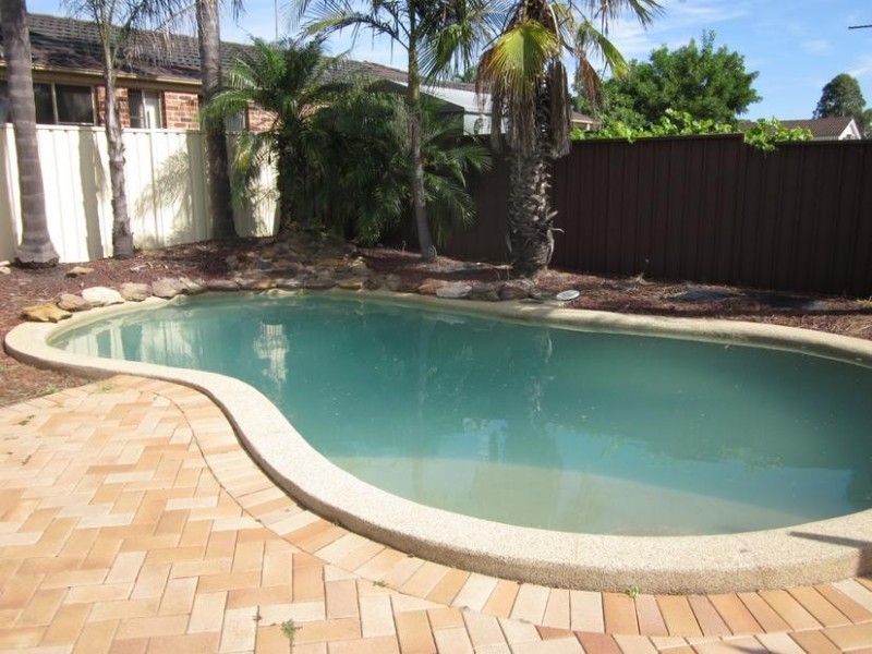 15 Romley Crescent, Oakhurst NSW 2761