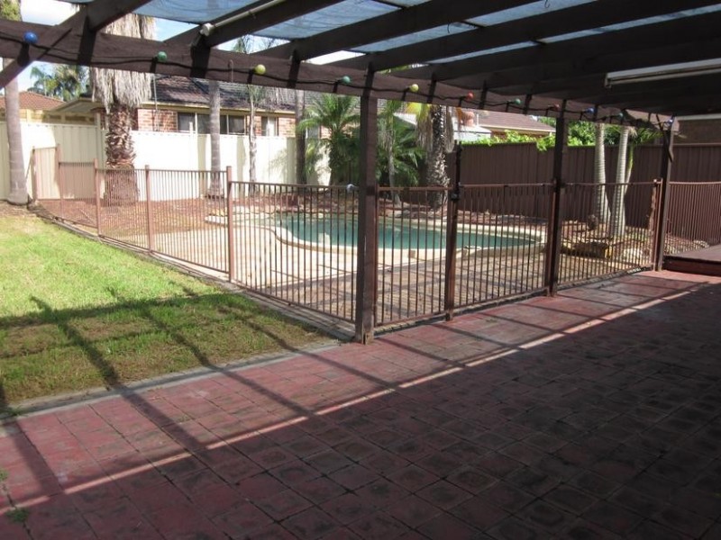 15 Romley Crescent, Oakhurst NSW 2761