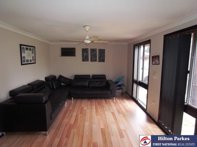 3 Standish Avenue, Oakhurst NSW 2761