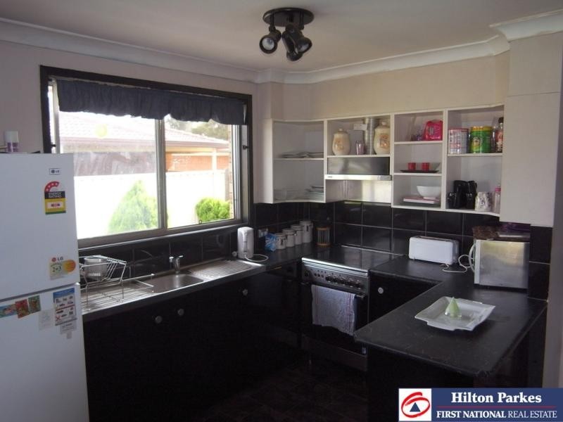 3 Standish Avenue, Oakhurst NSW 2761