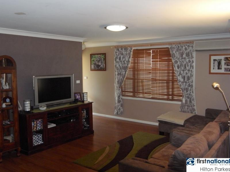 18 Sperring Ave, Oakhurst NSW 2761