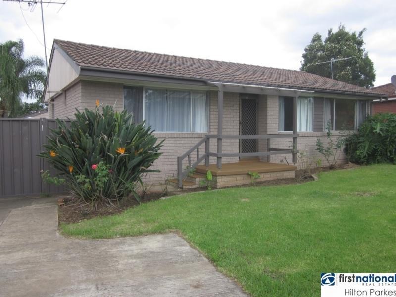 10 Malone Cres, Dean Park NSW 2761