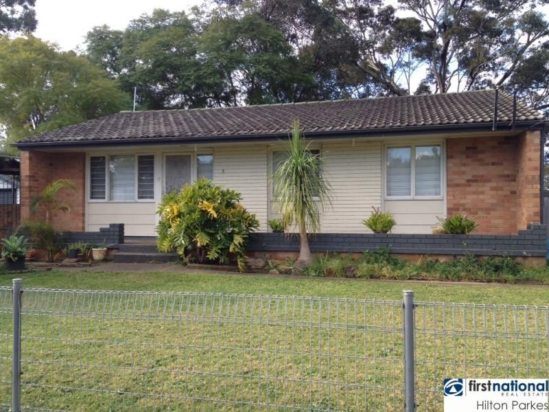 3 Sandakan Cres, Lethbridge Park NSW 2770