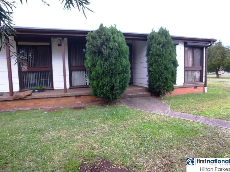 19 Tahiti Avenue, Lethbridge Park NSW 2770