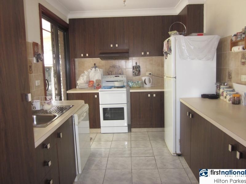 27 Niland Cres, Blackett NSW 2770