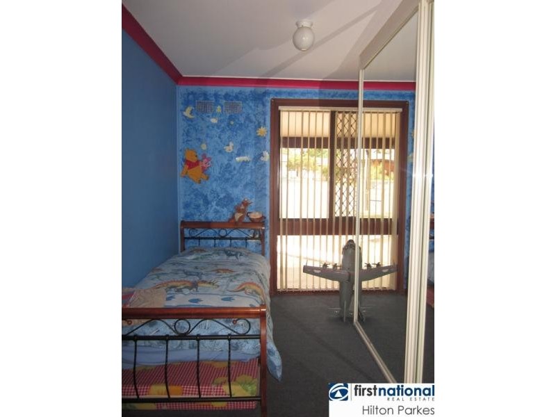 27 Niland Cres, Blackett NSW 2770