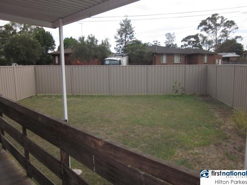 27 Niland Cres, Blackett NSW 2770