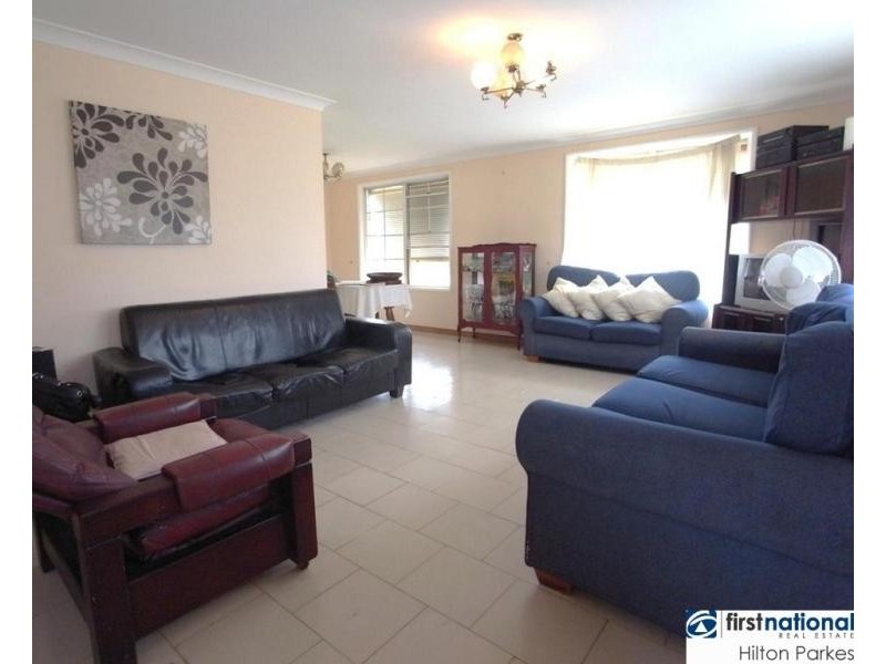 27 Verrills Avenue, Oakhurst NSW 2761