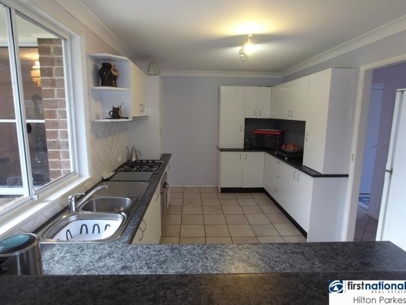 35 Aminta Cres, Hassall Grove NSW 2761