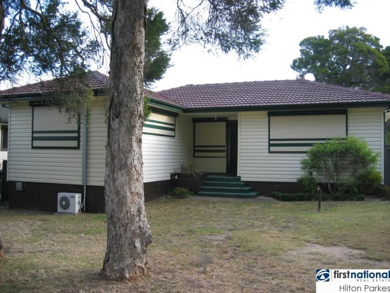 16 Luzon Street, Lethbridge Park NSW 2770